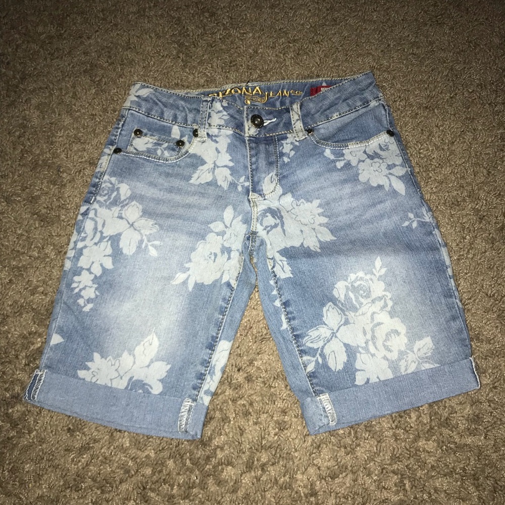 Like new floral Arizona jeans
